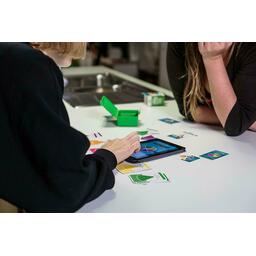 Trivial Pursuit: Shuffle Zoom