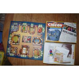 Cluedo: Meurtre au Manoir Tudor Eclate