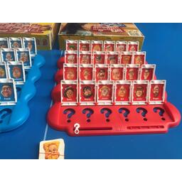 Qui Est-Ce ? 2000 Plateau