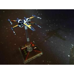 Star Wars: X-Wing - Le Jeu de Figurines - Héros de la Résistance Vaisseau