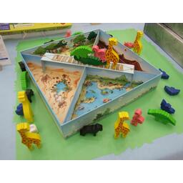 Pyramide d'Animaux: La Grande Aventure Eclate