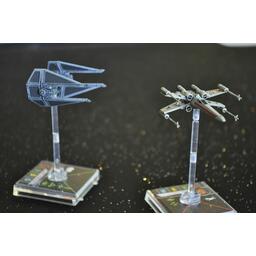 Star Wars: X-Wing - Le Jeu de Figurines - Intercepteur TIE Vaisseaux