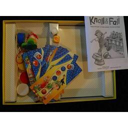 Knall & Fall Contenu