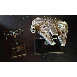 Star Wars: X-Wing - Le Jeu de Figurines - Héros de la Résistance Vaisseau