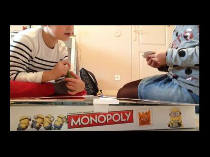 Monopoly: Moi Moche et Méchant 2 Youtube